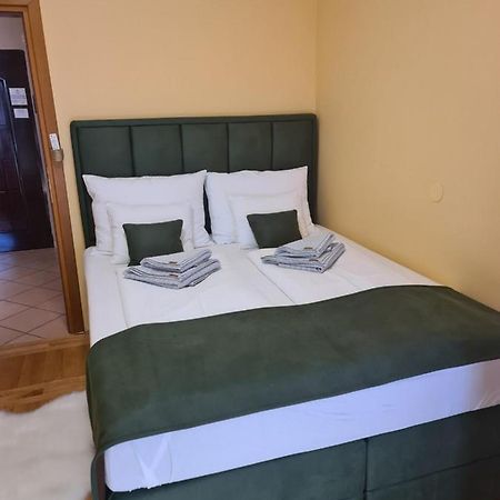 Apartman *Joy* Osijek Bagian luar foto