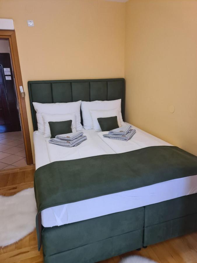 Apartman *Joy* Osijek Bagian luar foto